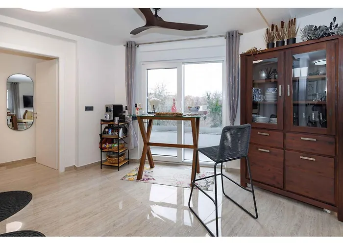 In - Insel Krk 50516 * Njivice